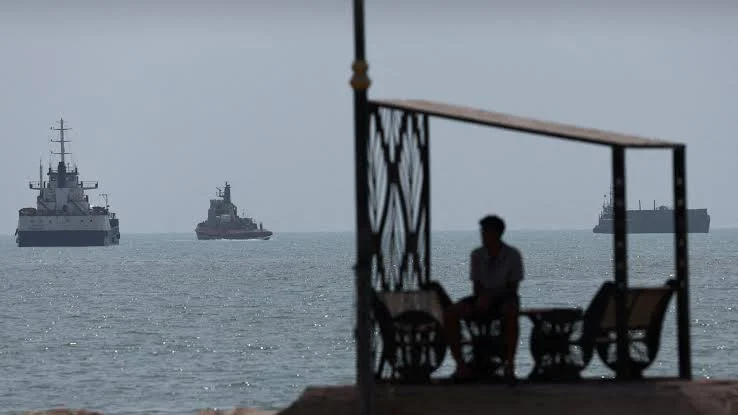 S-Iran War Escalates: Larak Island Strike Puts Strait of Hormuz at Centre of New Crisis