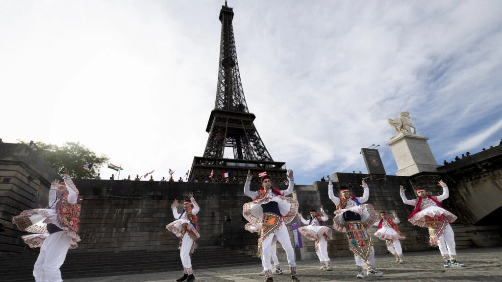 Eiffel Tower Closed After BAPS Visit Row: Why the Women Staff Controversy Matters