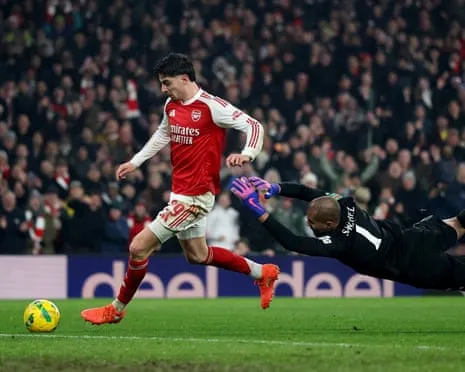 ARSENAL EDGE CHELSEA IN DRAMA, KEEP QUADRUPLE DREAM ALIVE