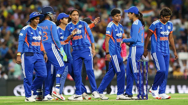 India Women Secure 21-Run DLS Victory in 1st T20I