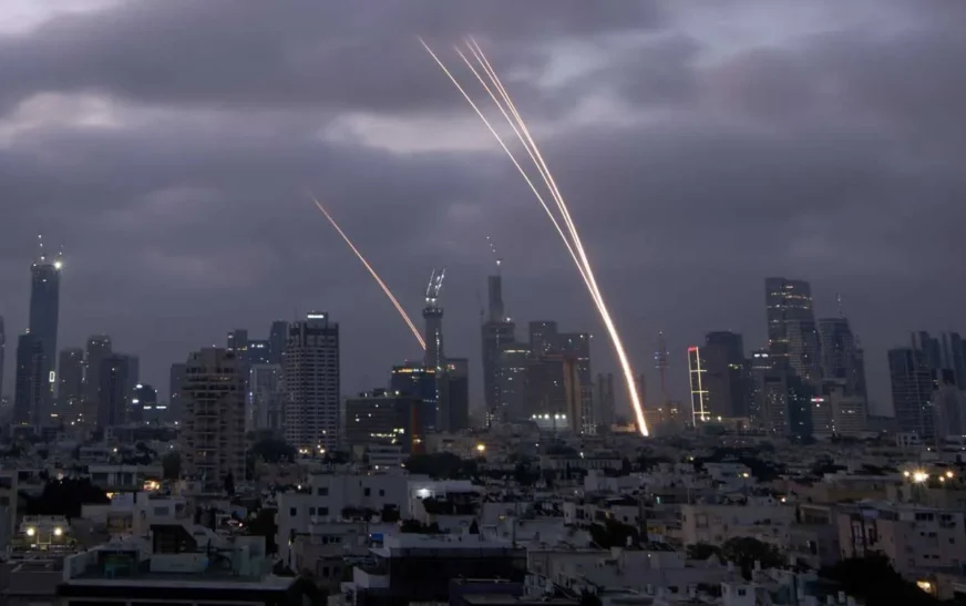 Israel Intercepts Iranian Missiles Over Jerusalem After Retaliatory Barrage
