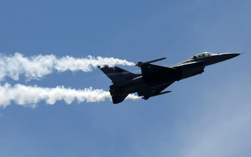 Pakistan Loses F-16 to Taliban? Afghanistan’s Bold Claim Sparks Controversy Amid Airstrikes