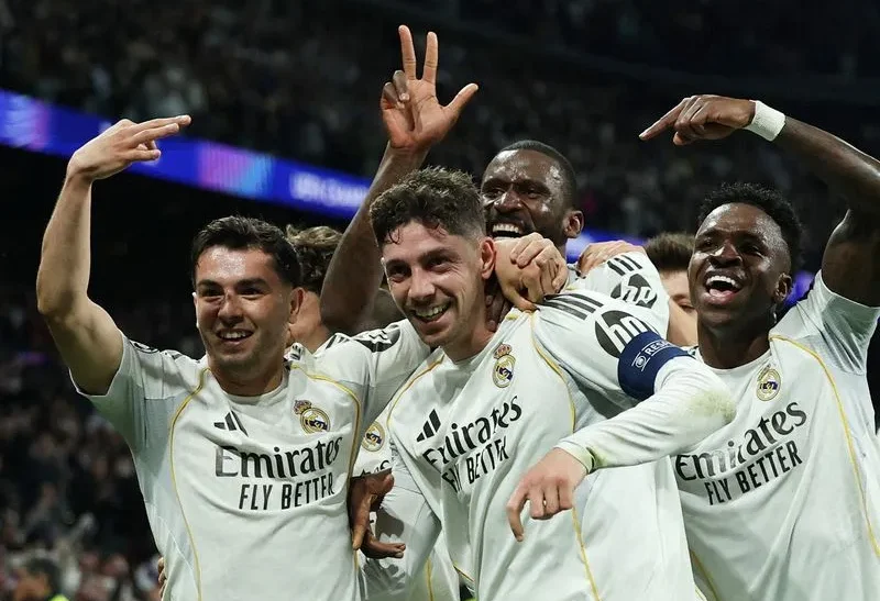 Real Madrid Thrash Elche 4-1, Barcelona Rout Sevilla 5-2 in La Liga Title Race