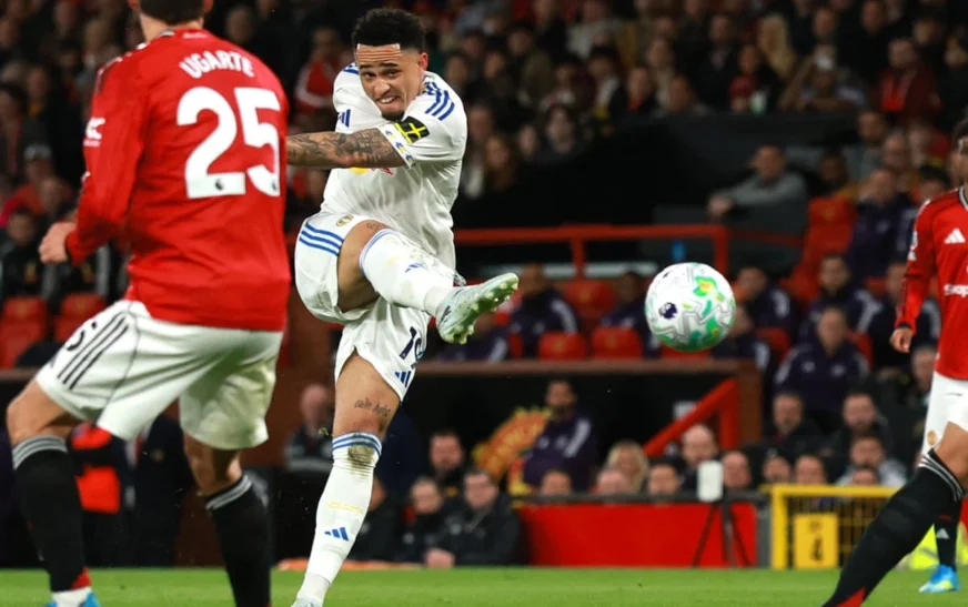 Premier League Shock: Leeds United Stuns Man United 2-1 at Old Trafford as Martinez Sees Red Card