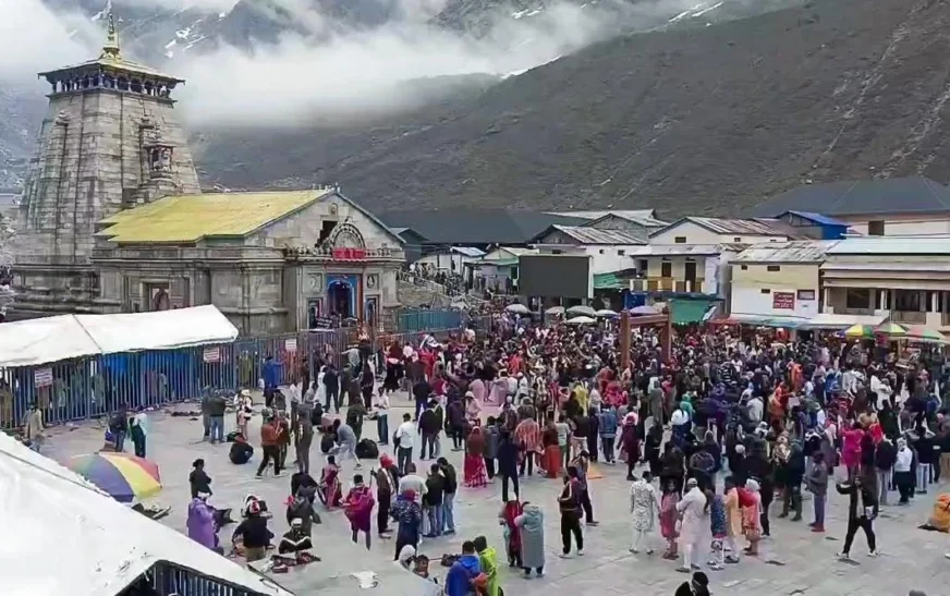  Kedarnath Pilgrims on High Alert as Bad Weather Looms