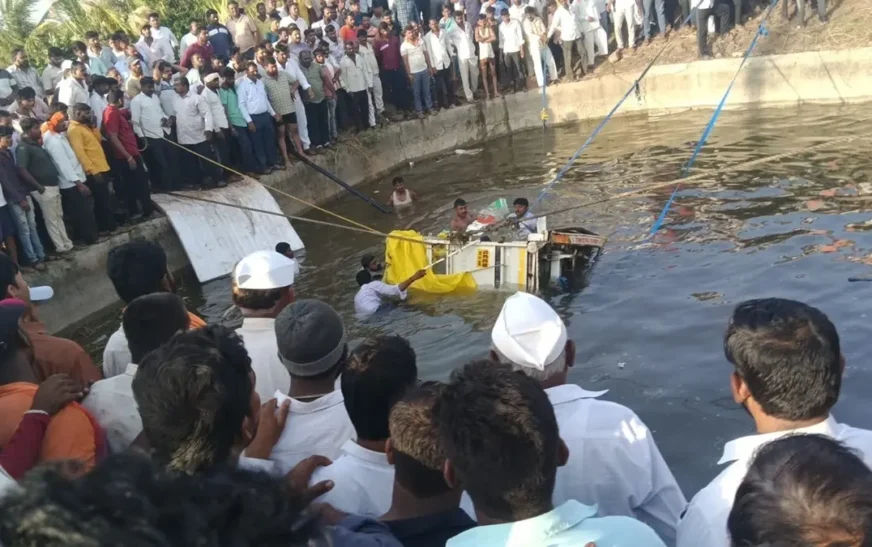 Solapur Jeep Accident Kills Eight; Nation Mourns