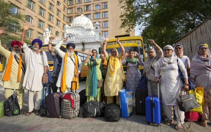 Nearly 600 Indian Sikh Pilgrims Arrive in Pakistan for Guru Arjan Dev Martyrdom Anniversary