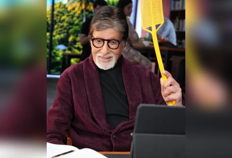 Amitabh Bachchan Jokes He’s the ‘Greatest Makkhi Maar in the Business’