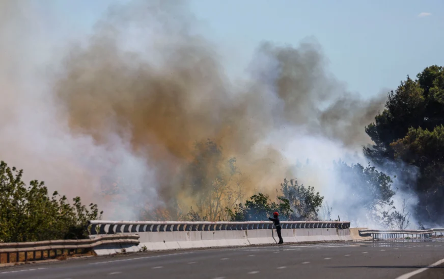  French Wildfires Disrupt Tour de France Stage 3