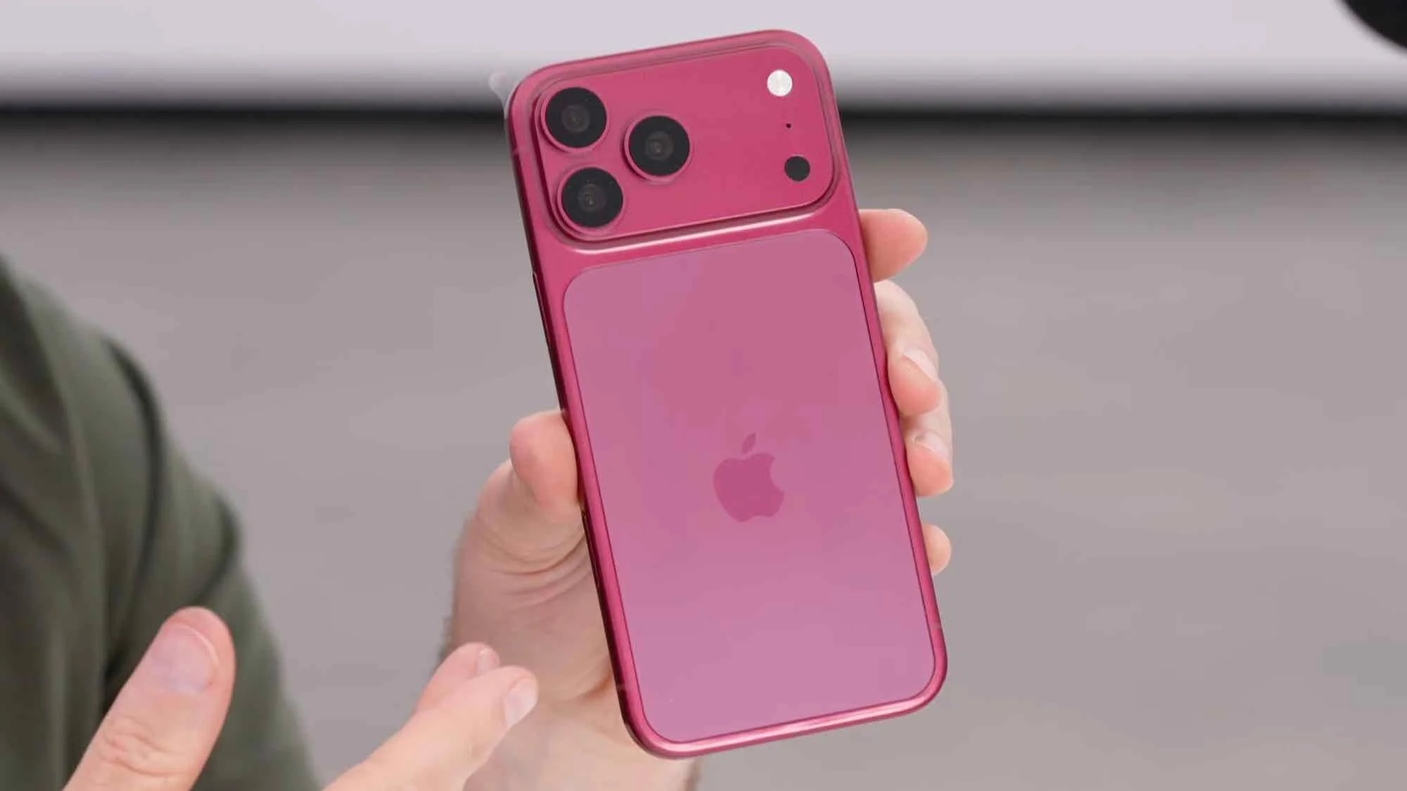 iPhone 18 Pro Max: Thicker Design, Variable Aperture Camera and A20 Pro Chip Explained